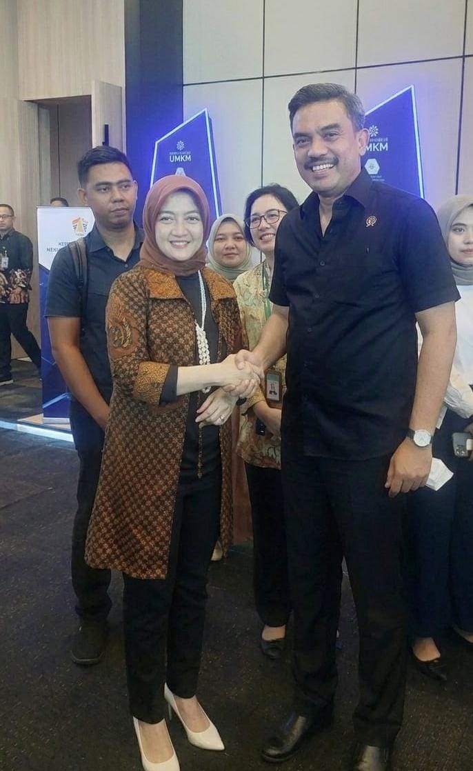 Direktur PIWKU bersama Menteri UKM RI dalam Event Bursa Wirausaha Unggulan KemenUKM RI